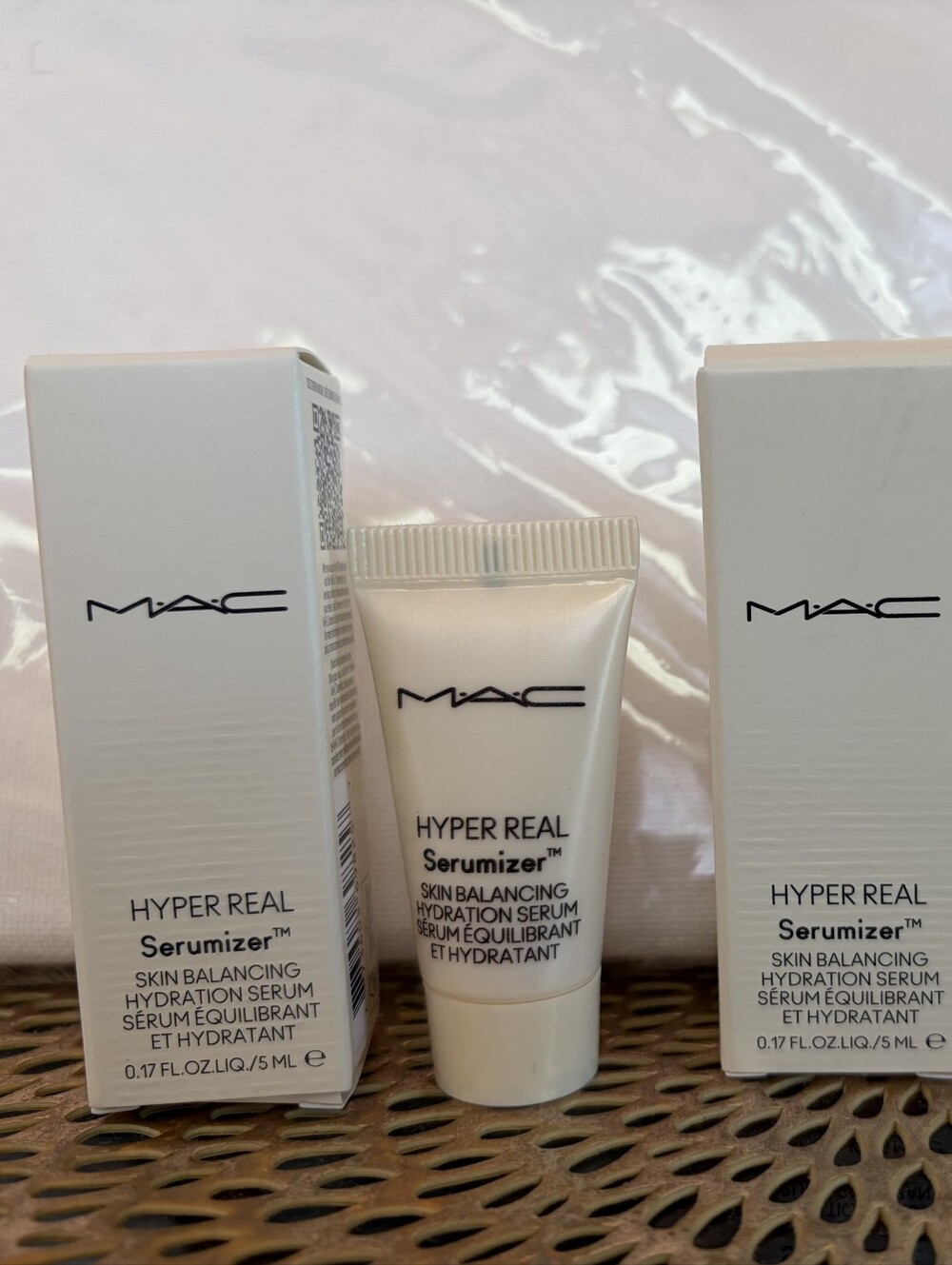 MAC Cosmetics Hyper Real Serumizer Hydration Serum - Pearl Cream